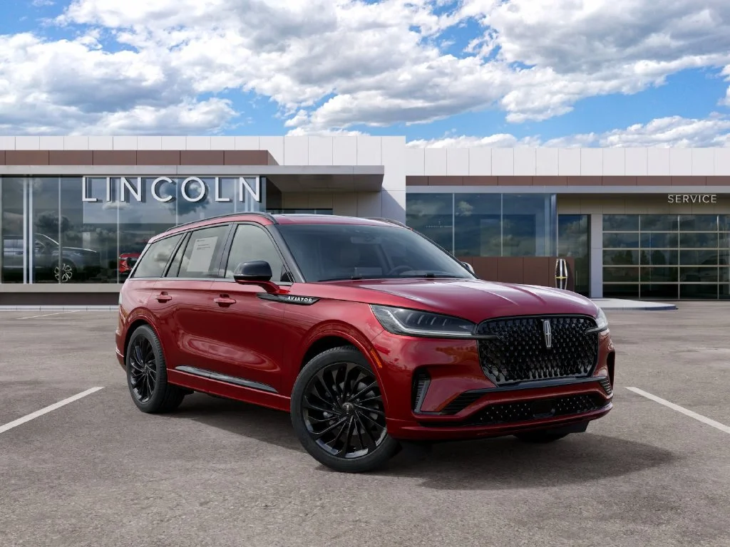New 2027 Red Lincoln Reserve image 4