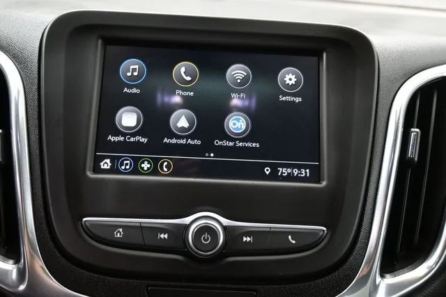 Used 2019 White Chevrolet LT image 21