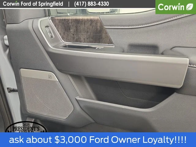 New 2026 Glacier Gray Metallic Tri-Coat Ford F-250® Lariat® image 15