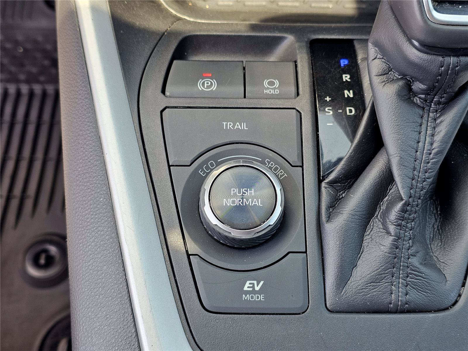 2021 Toyota RAV4 XSE - Photo 29