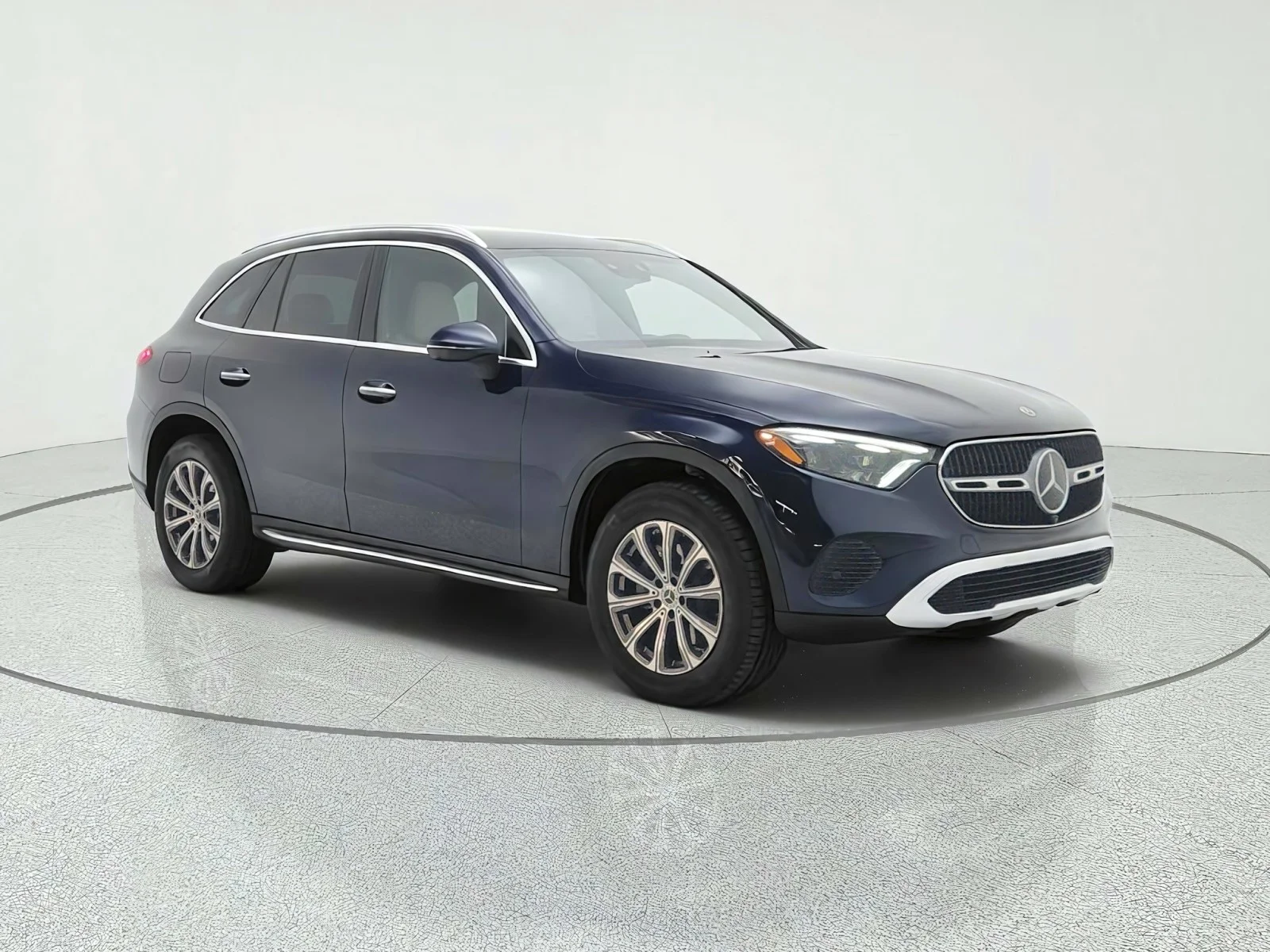 Used 2024 Nautical Blue Metallic Mercedes-Benz GLC 300 4MATIC® SUV image 3