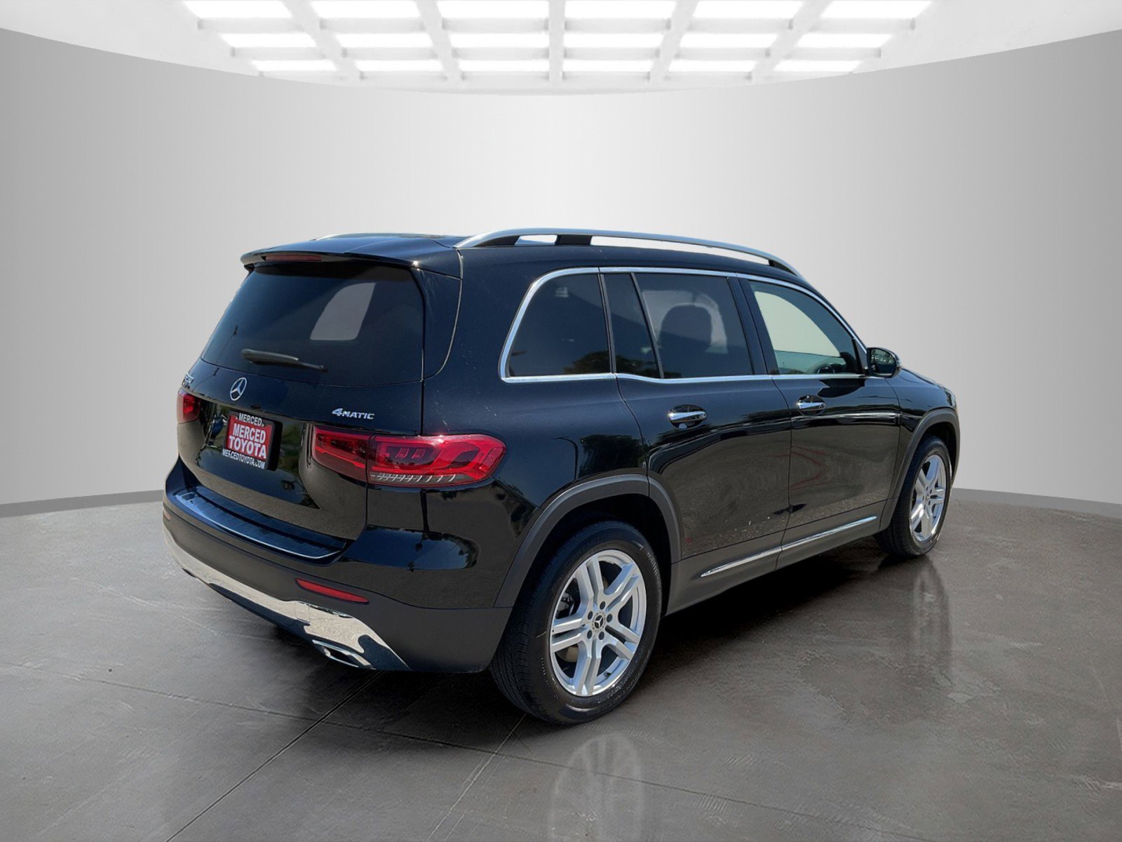 Used 2023 Black Mercedes-Benz GLB 250 image 5