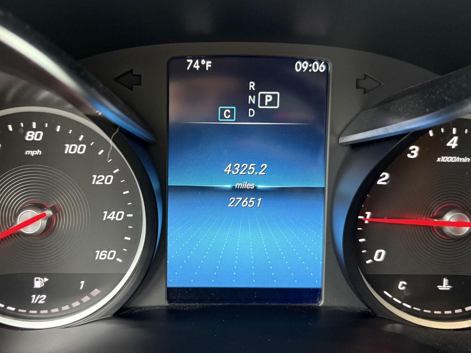 Used 2022 Cirrus Silver Metallic Mercedes-Benz GLC 300 image 10