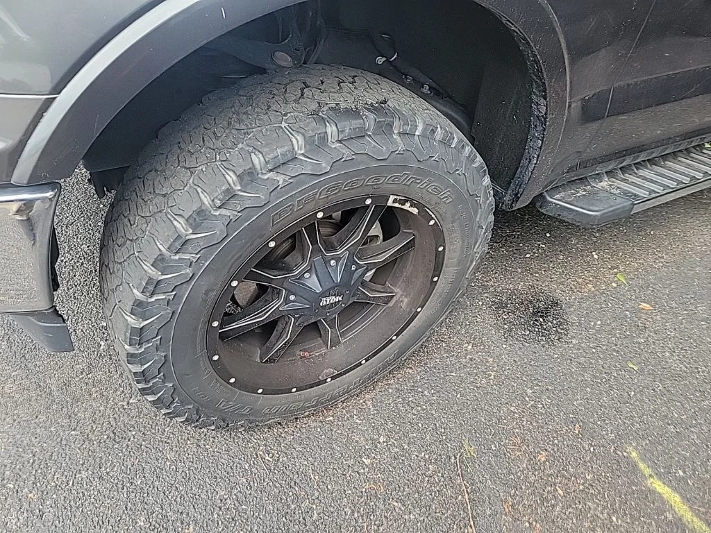 Used 2019 Gray Ford Lariat image 13
