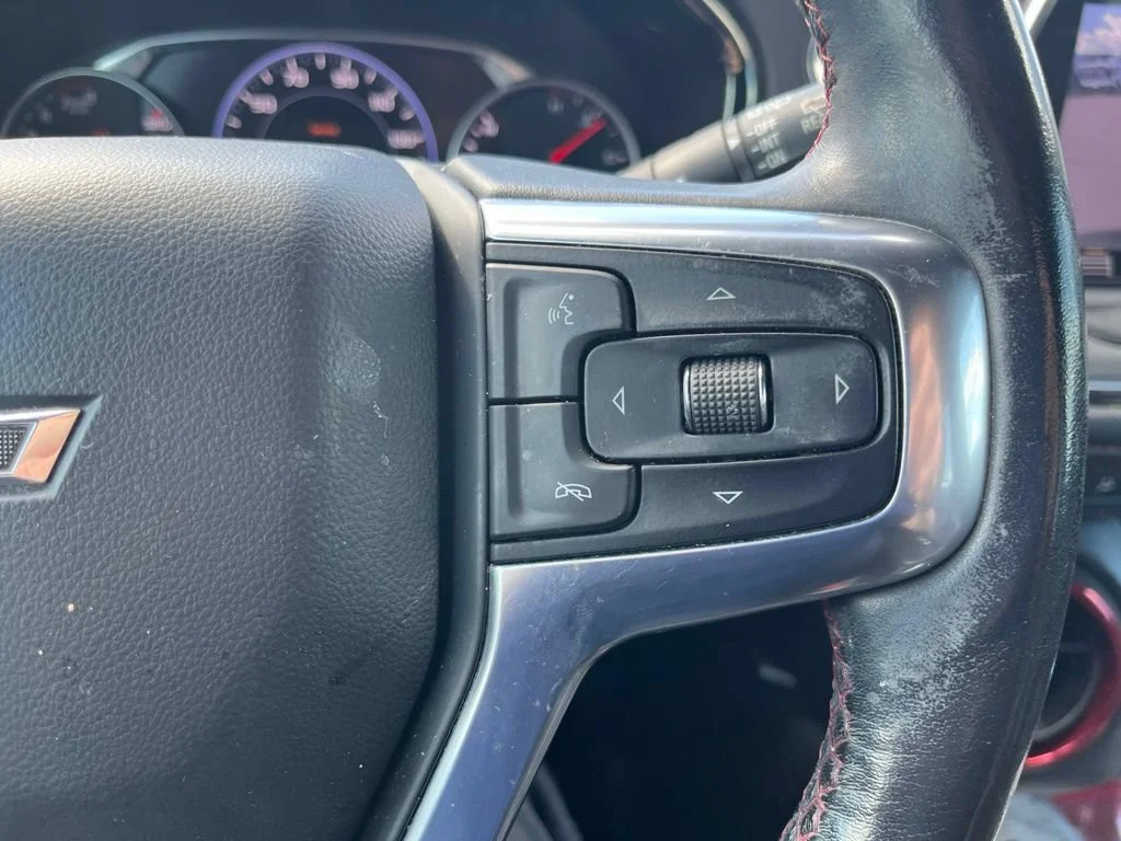 Used 2020 BLACK Chevrolet RS image 13