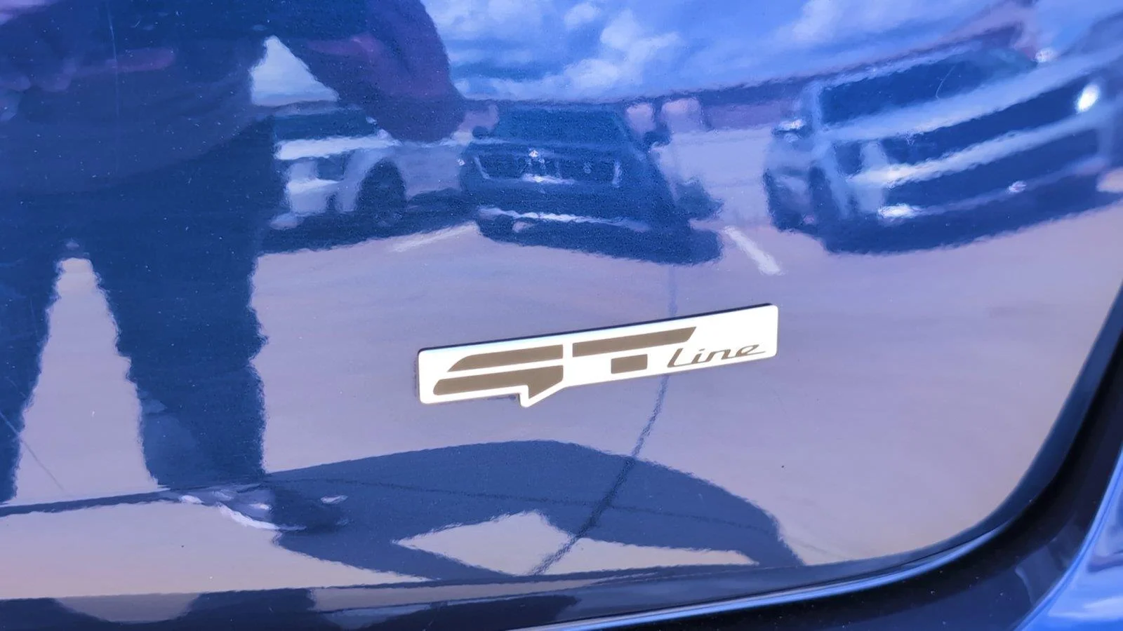Used 2025 Yacht Blue Kia GT-Line image 5