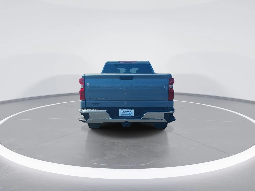 Used 2024 Gray Chevrolet LT image 7