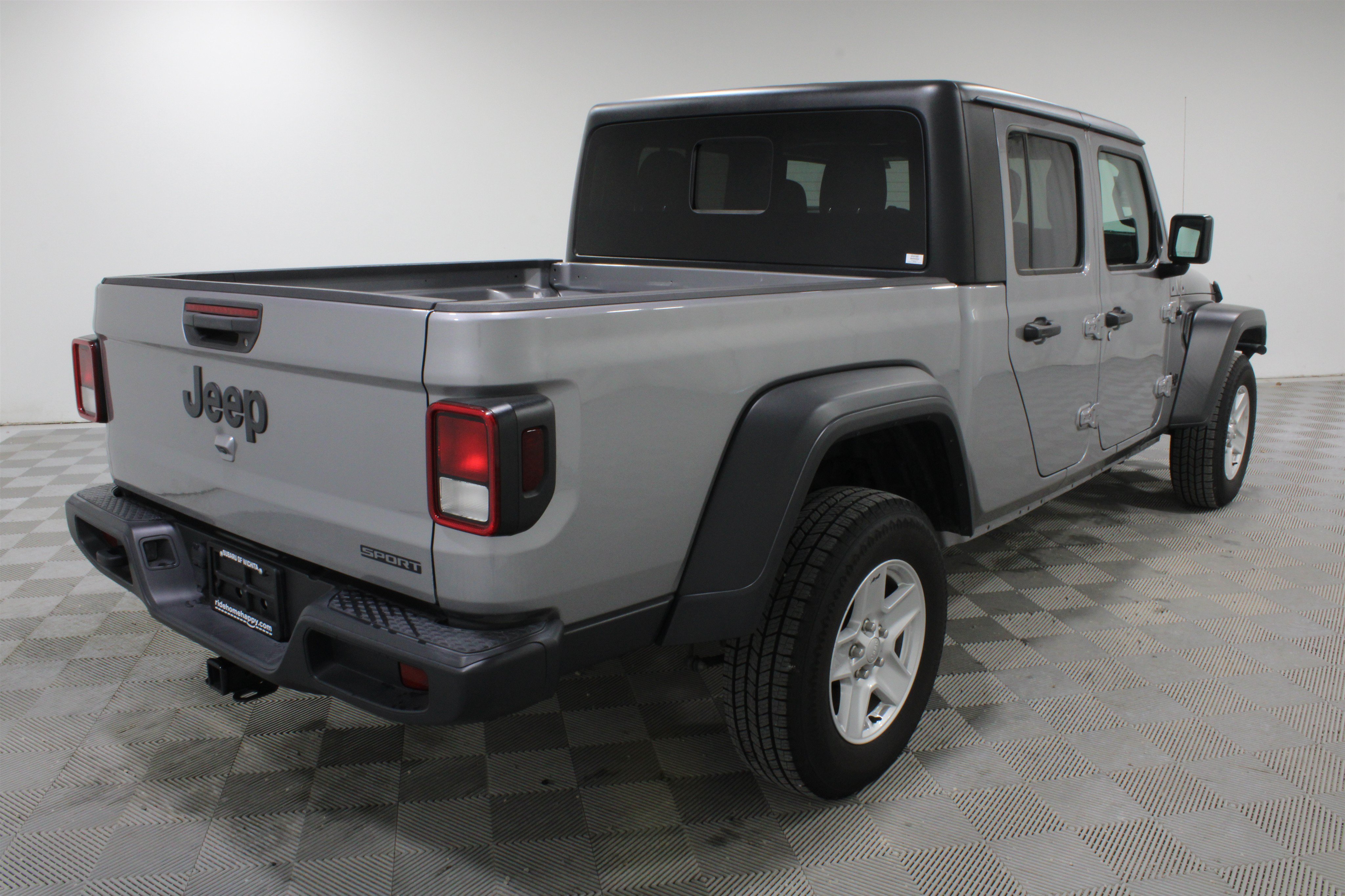 Used 2020 Billet Silver Metallic Clearcoat Jeep Sport S image 26
