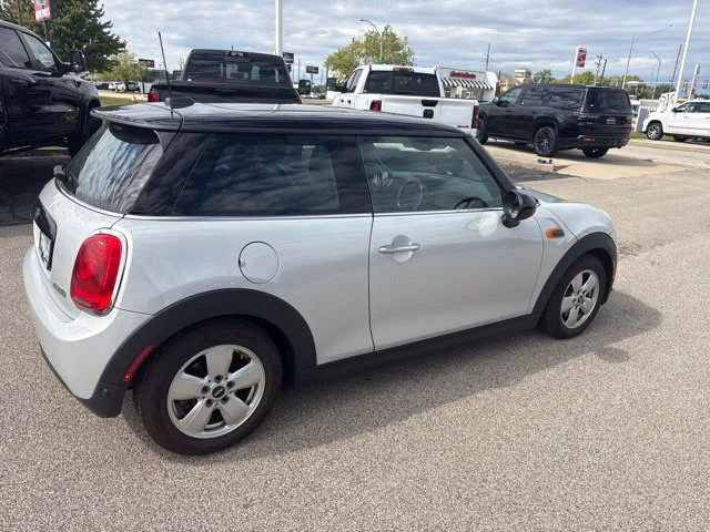 Used 2018 Silver MINI Base image 4