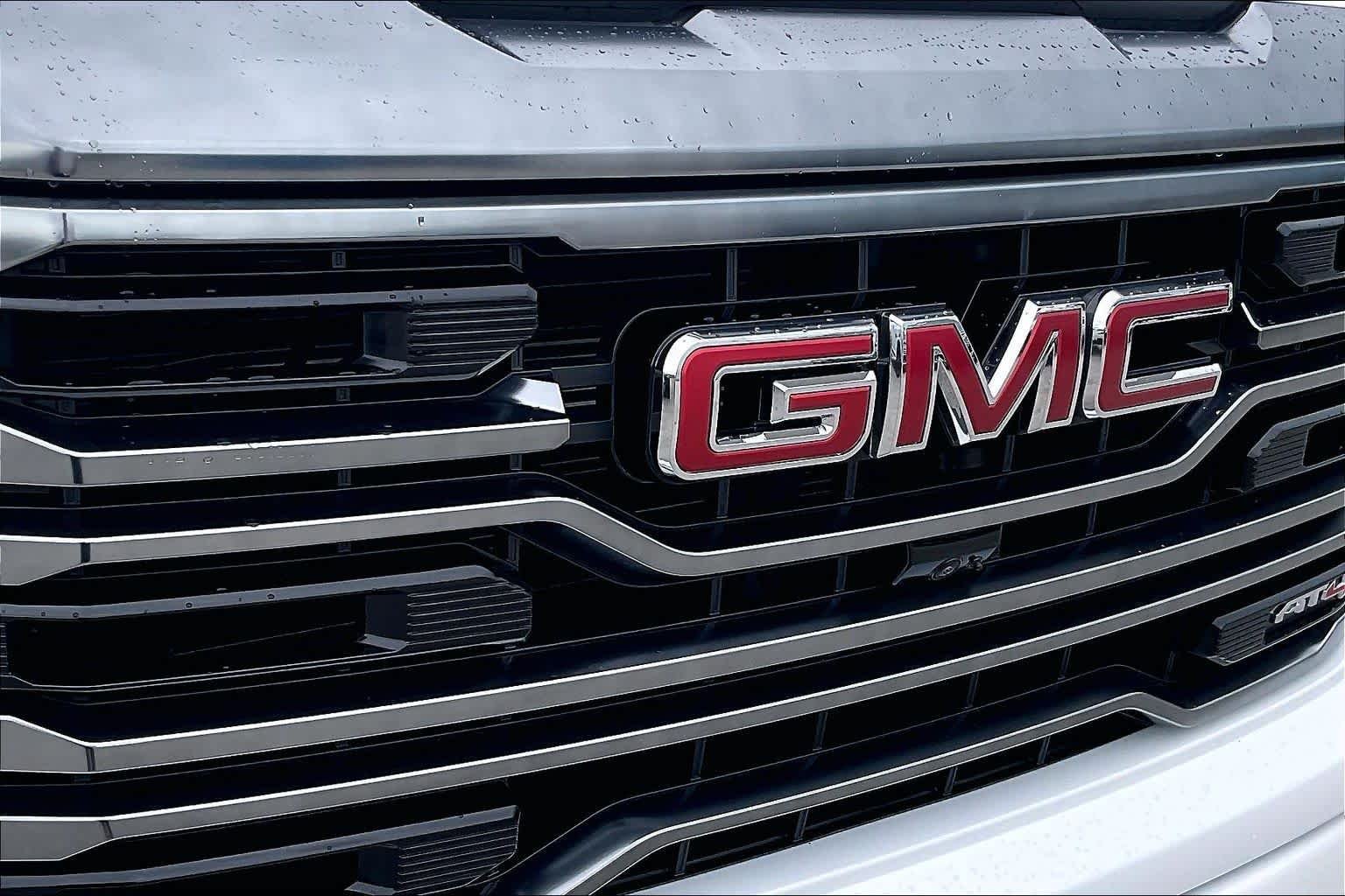 Used 2024 Summit White GMC AT4 image 30