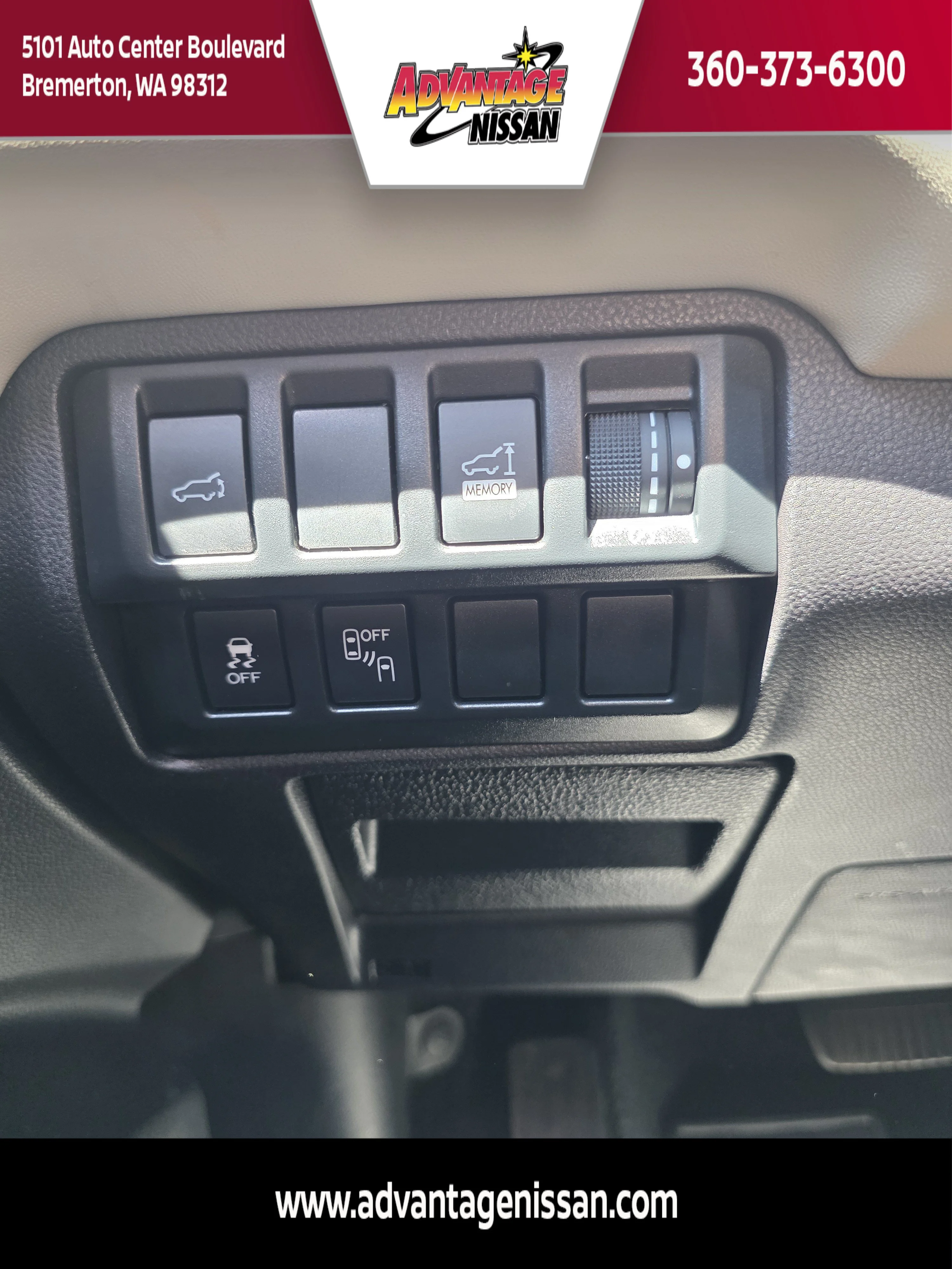 Used 2019 Crystal White Pearl Subaru Touring image 31