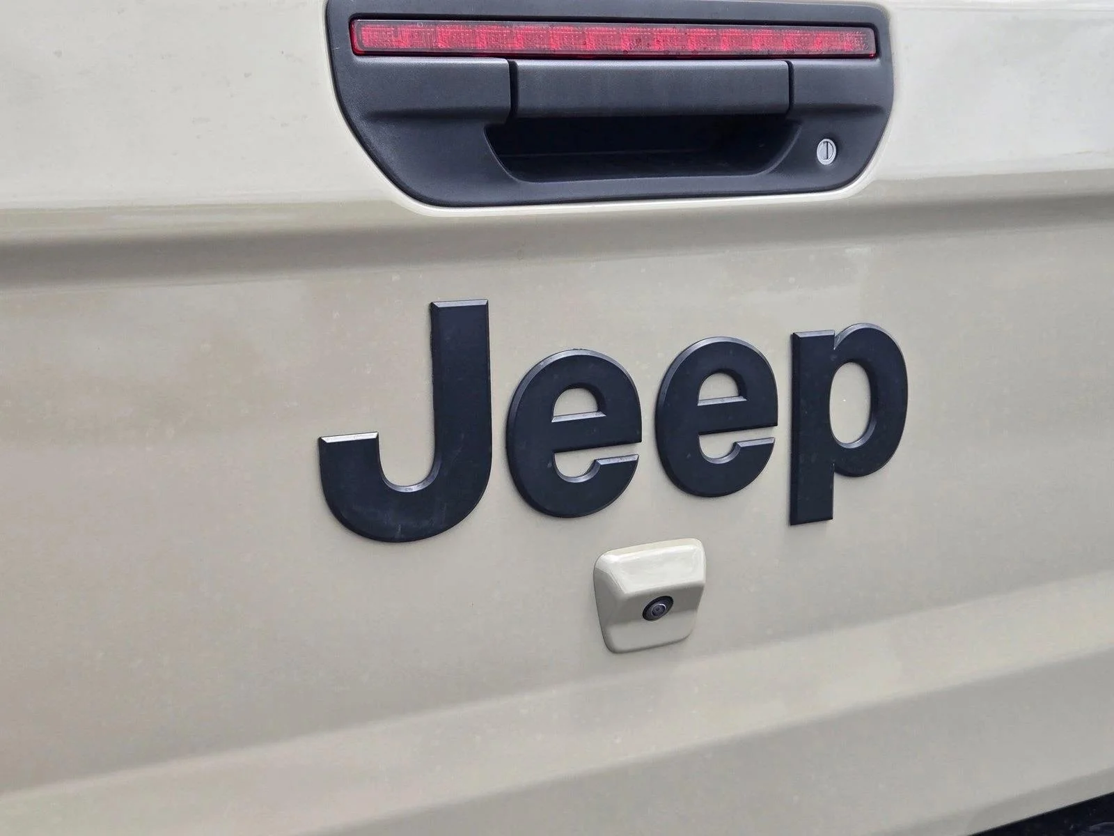 Used 2020 Gobi Clearcoat Jeep Sport S image 8