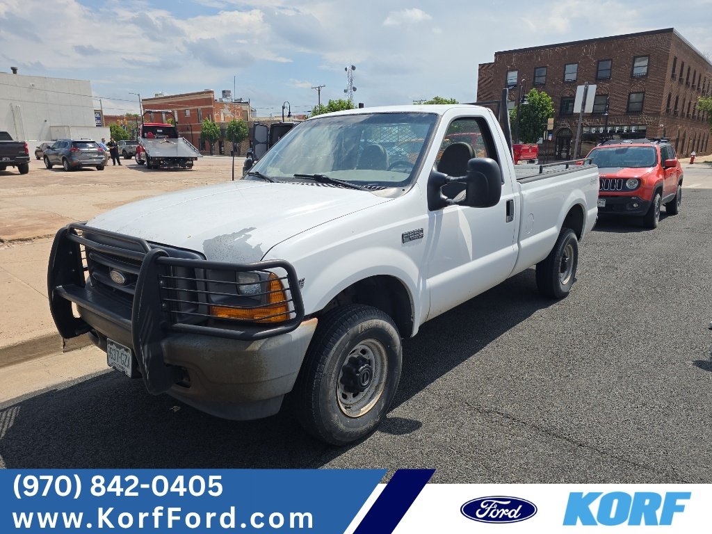 Used 2001 White Ford XL image 1