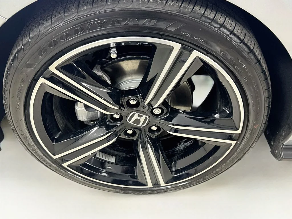 Used 2026 Silver Honda SE image 40