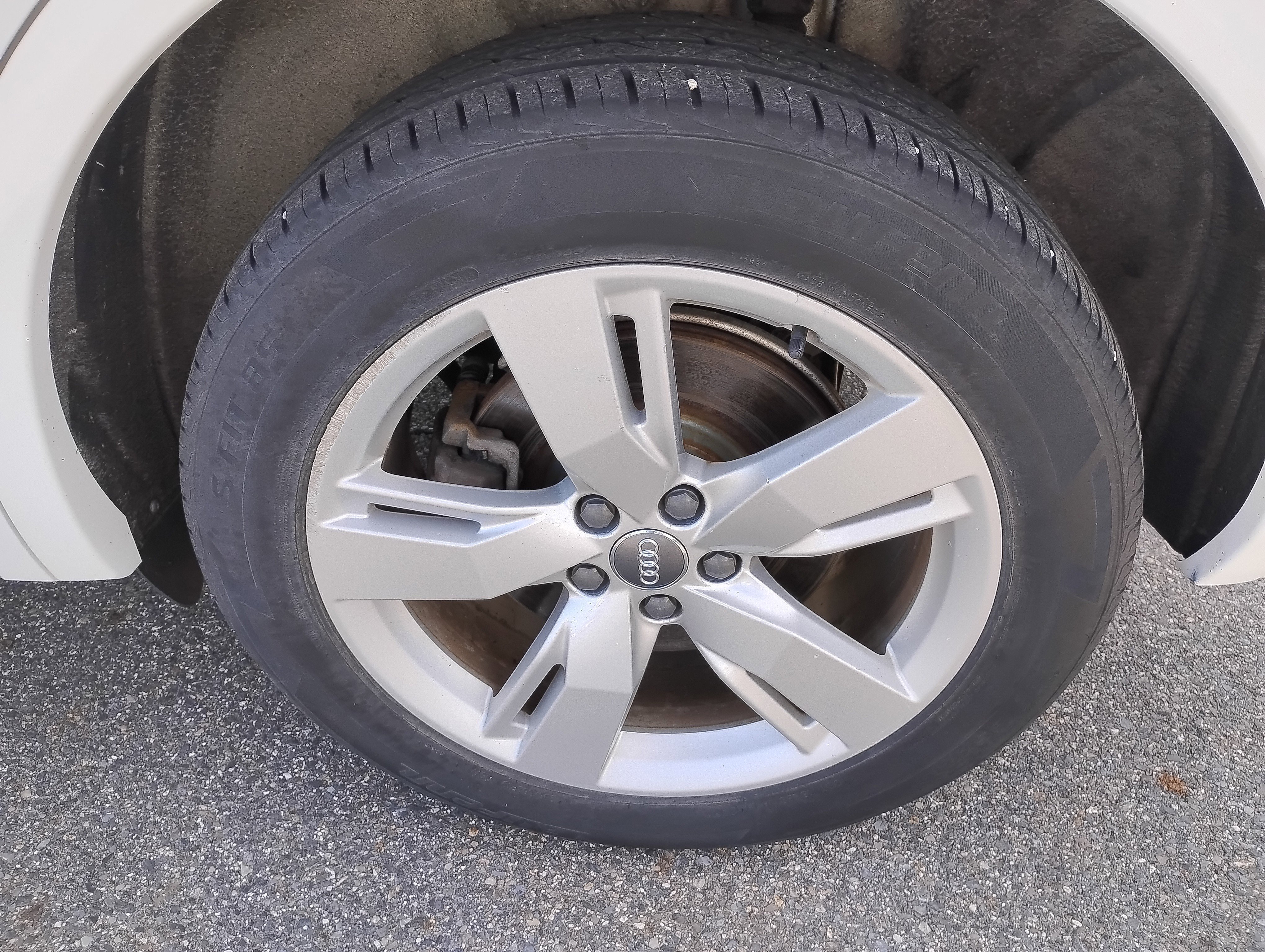 Used 2018 White Audi Premium Plus image 6