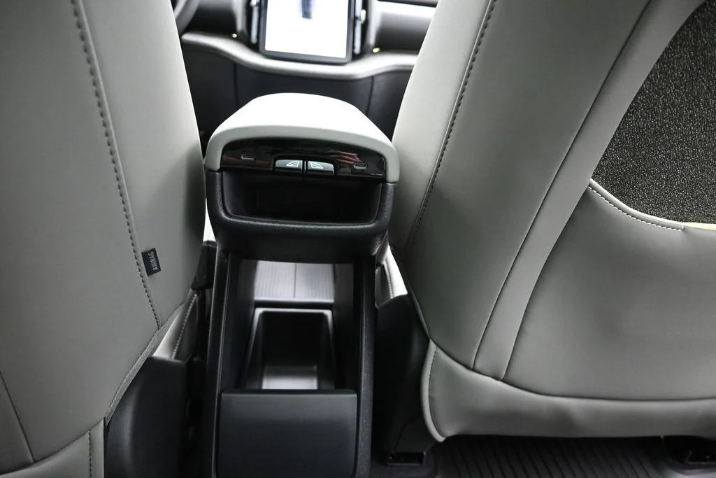 New 2026 Vapour Grey Volvo Twin Motor Performance Plus image 13