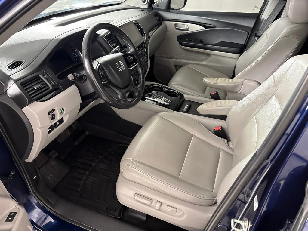 Used 2019 Blue Honda Touring image 32
