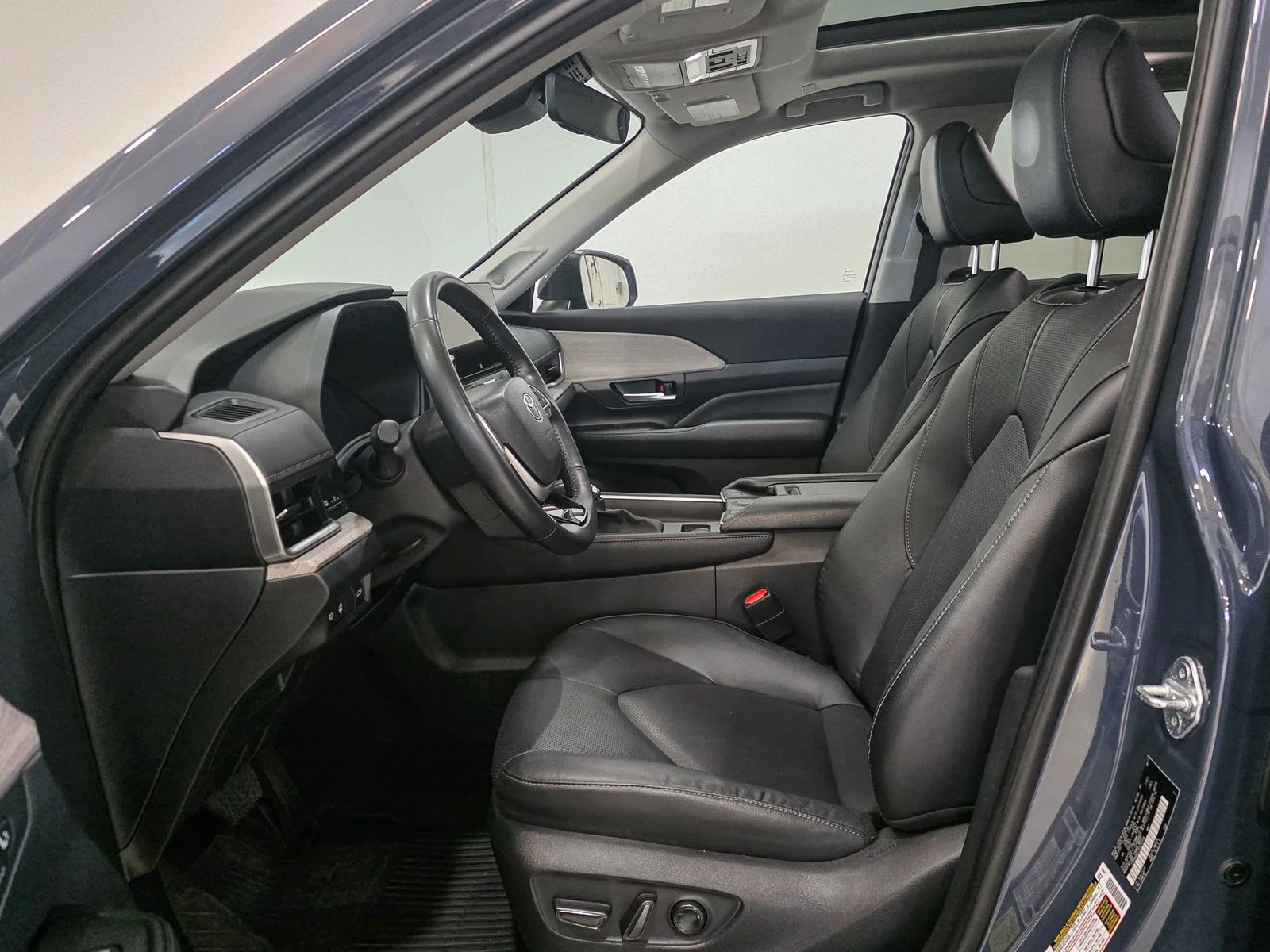 Used 2024 White Toyota Limited image 21