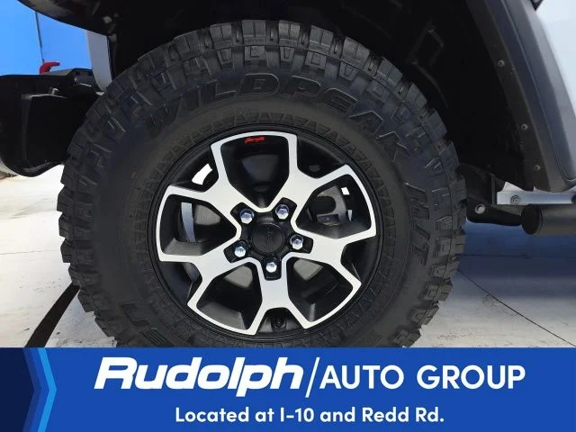 Used 2021 Bright White Clearcoat Jeep Unlimited Rubicon image 26