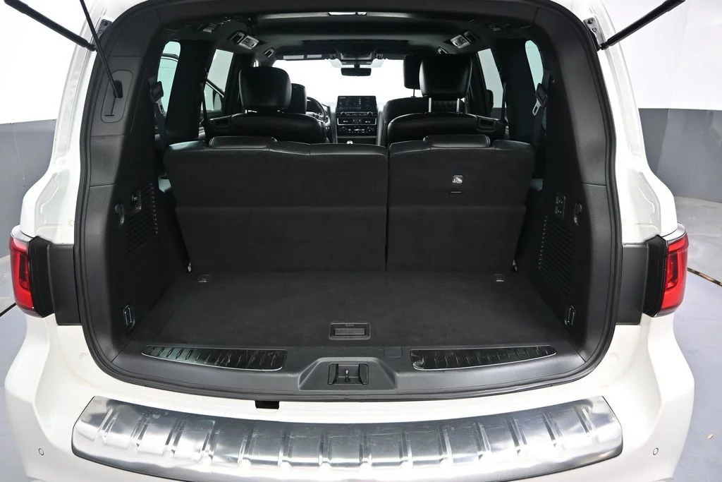 Used 2023 White INFINITI Sensory image 15