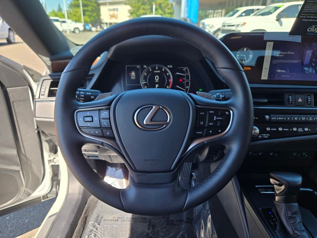 Used 2025 White Lexus 350 image 20