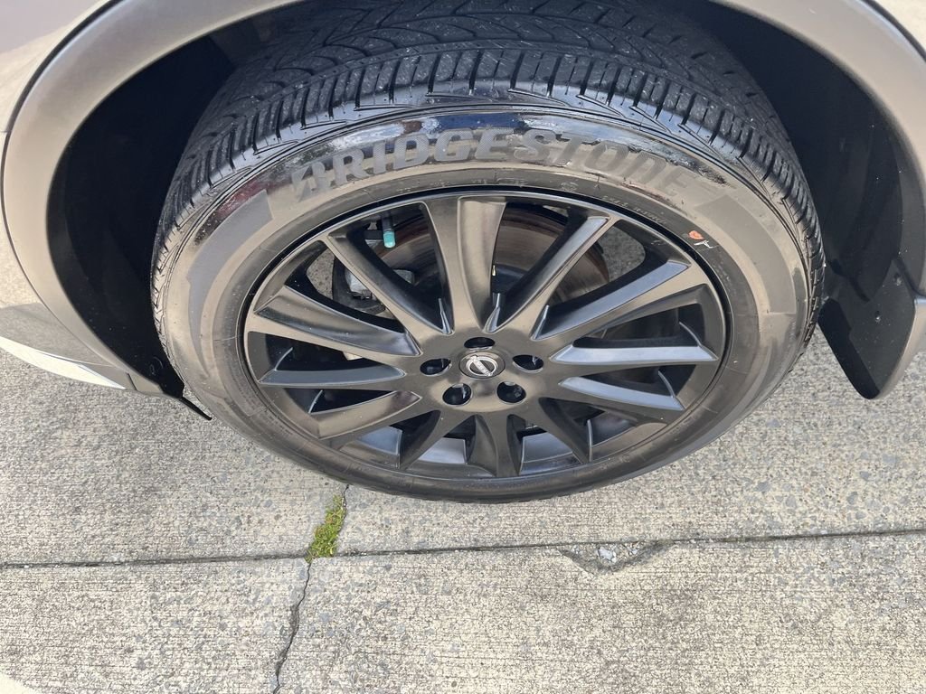 Used 2023 Gray Nissan SL image 10