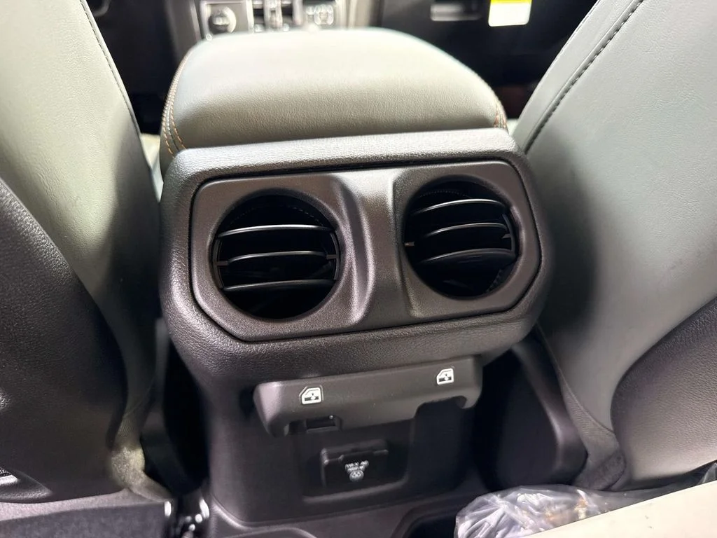 New 2026 White Jeep Mojave image 12