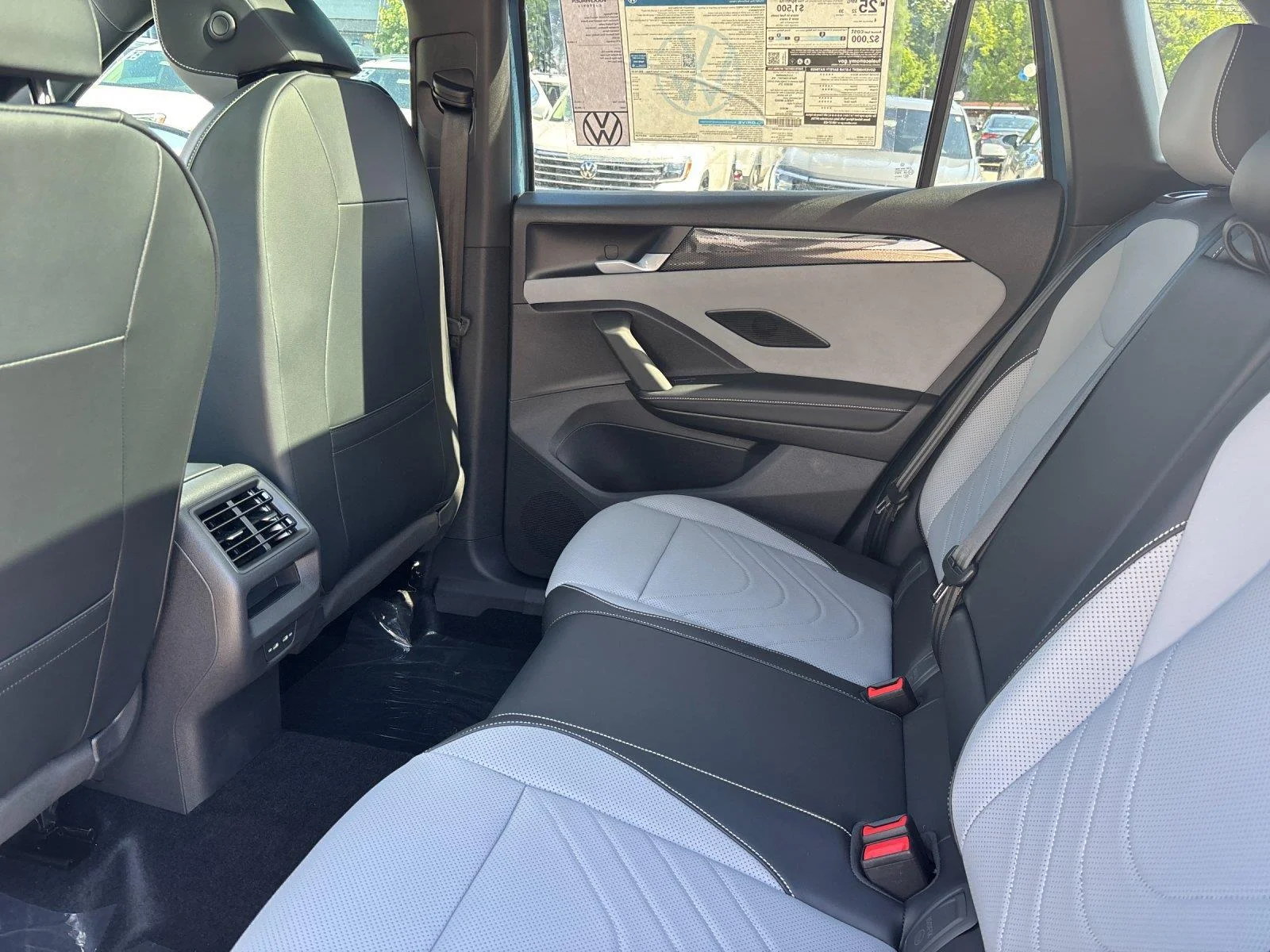 New 2026 monterey blue with deep black roof Volkswagen SE R-Line Black image 32