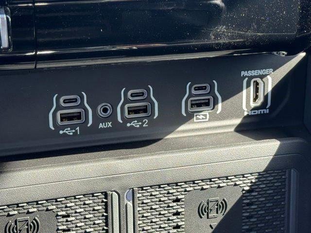 New 2026 Granite Crystal Metallic Clear-Coat Exterior Paint RAM LARAMIE image 24