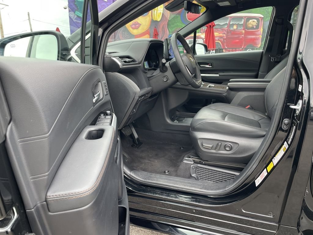 Used 2025 Black Toyota Platinum image 14
