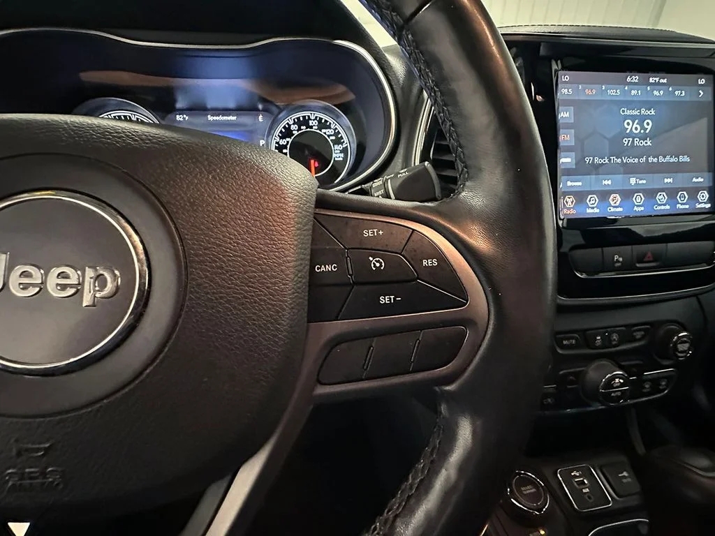Used 2020 Gray Jeep Limited image 37