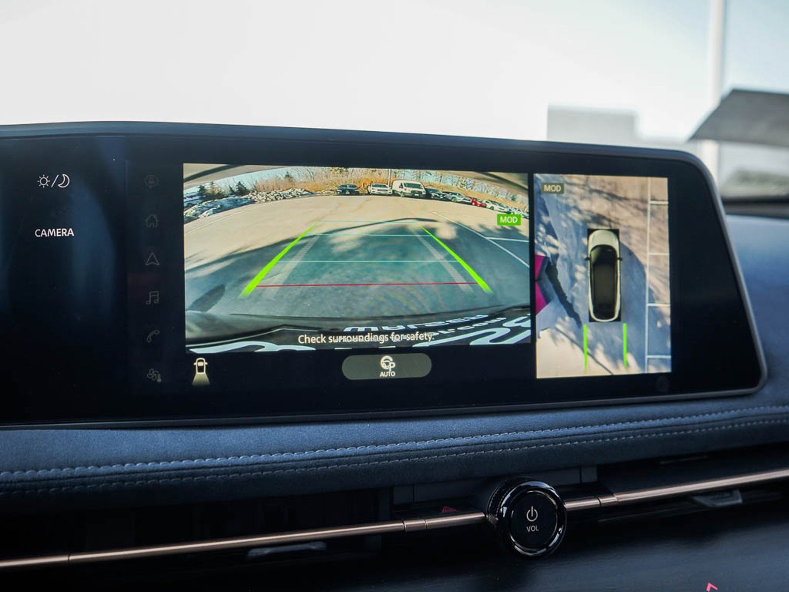 2025 Nissan ARIYA Platinum+ - Photo 25