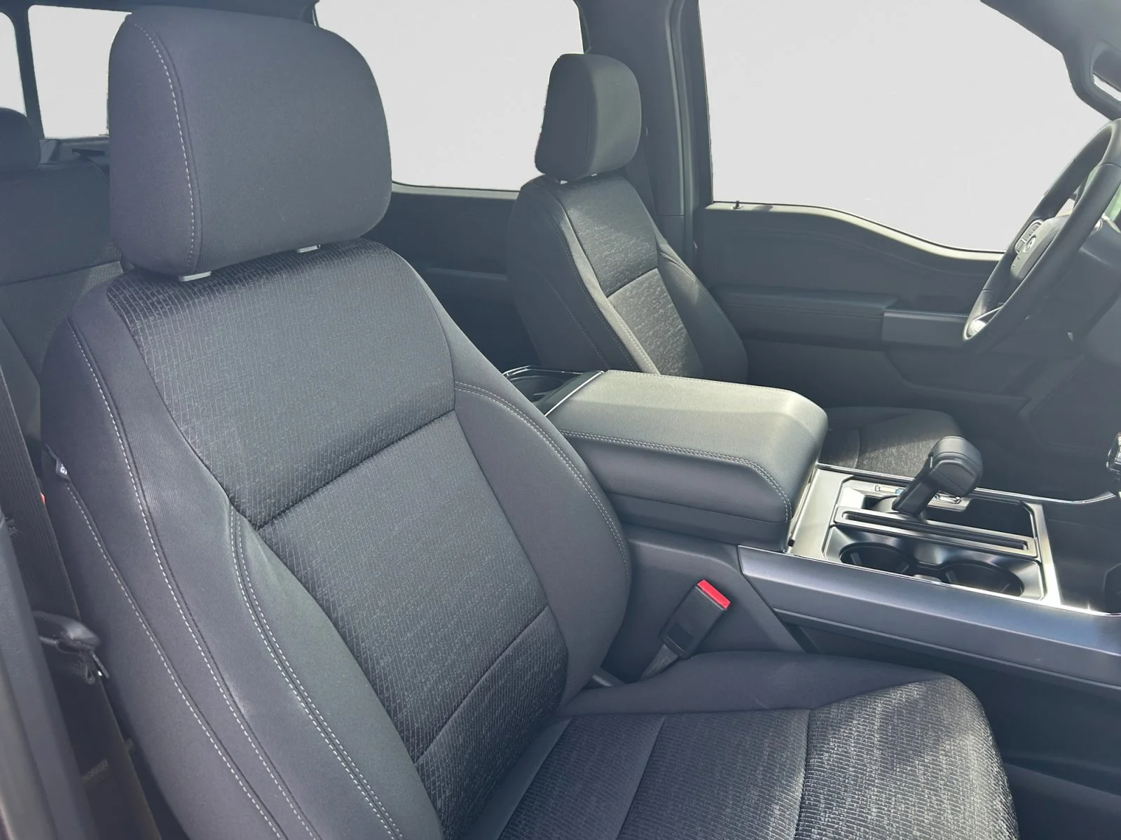 New 2026 Carbonized Grey Metallic Ford XLT image 12
