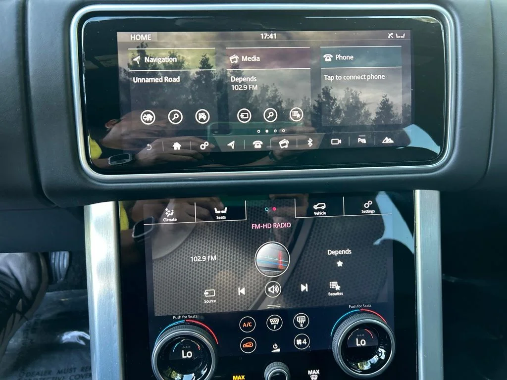 Used 2019 White Land Rover 5.0L V8 Supercharged image 16