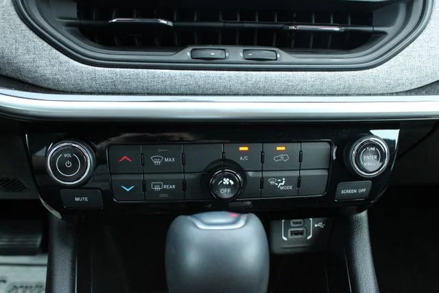 Used 2023 Blue Jeep Latitude Lux image 9