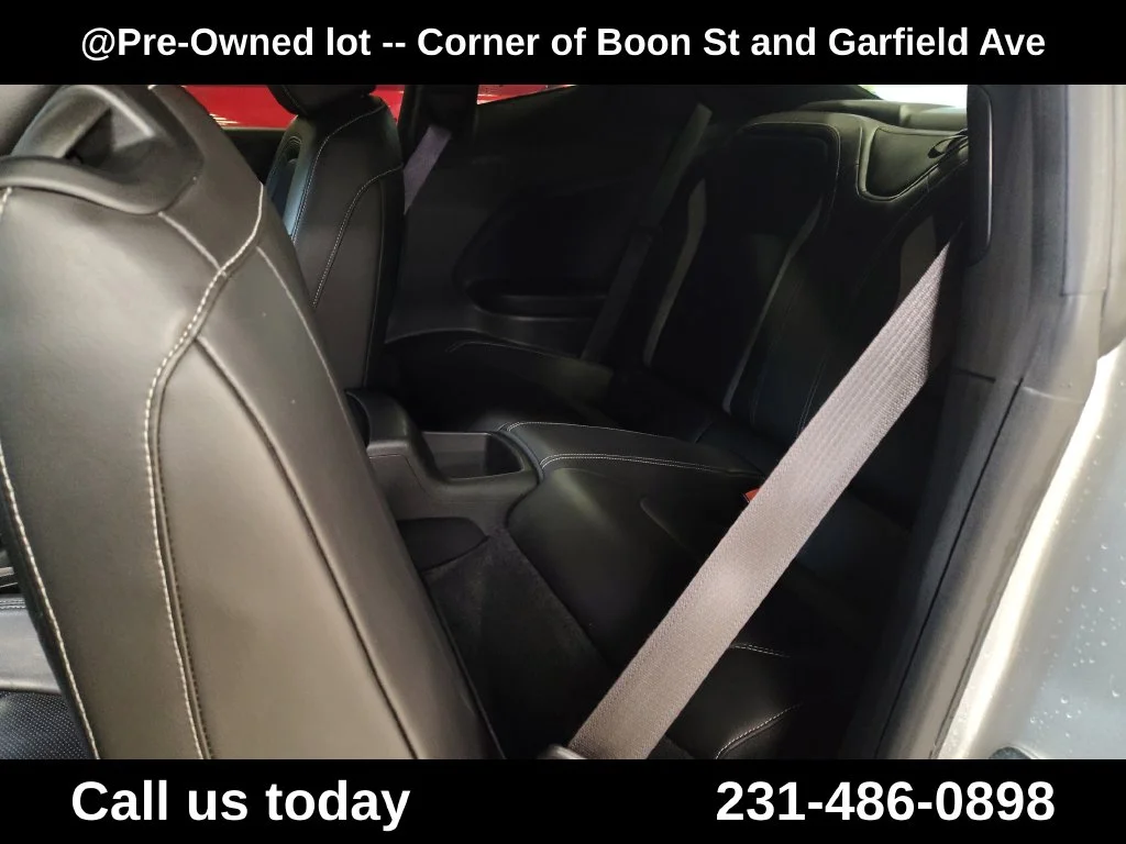 Used 2016  Chevrolet 2LT image 26