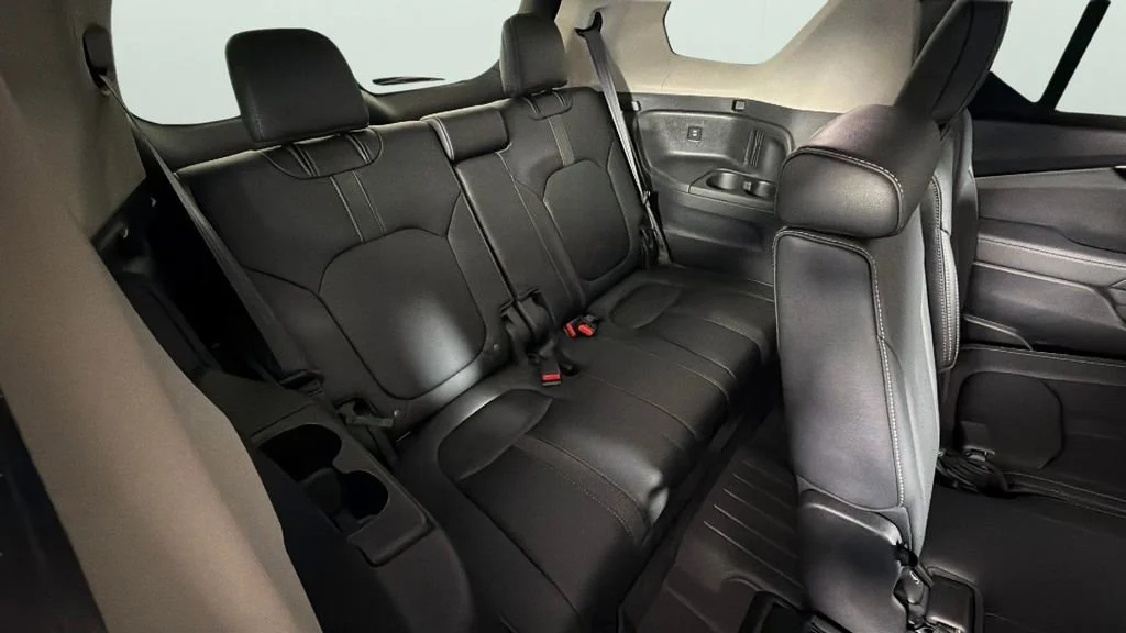 Used 2025 Black Honda EX-L image 28