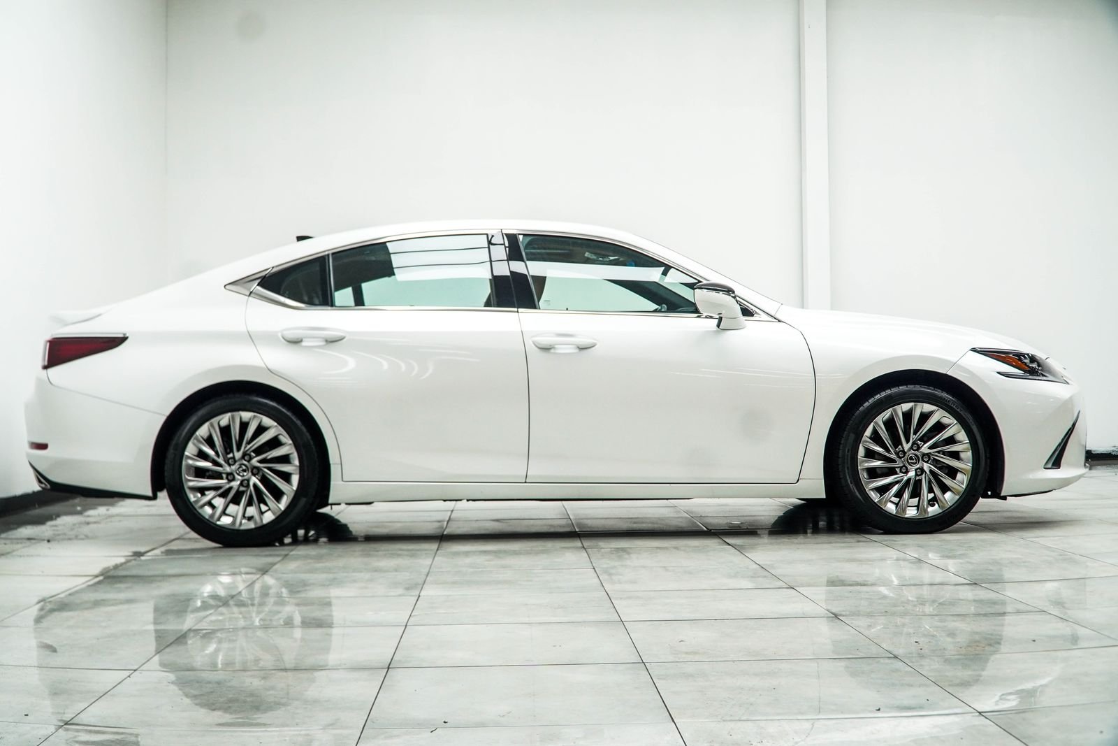 Used 2022 White Lexus 350 Ultra Luxury image 8