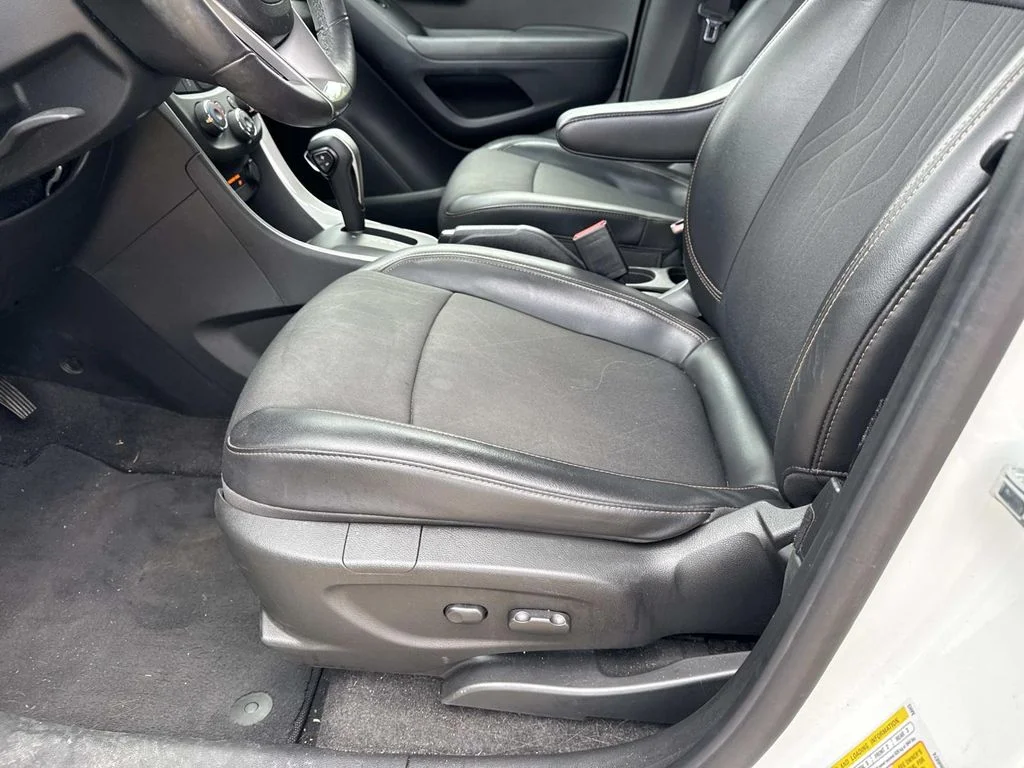 Used 2017 White Chevrolet LT image 16