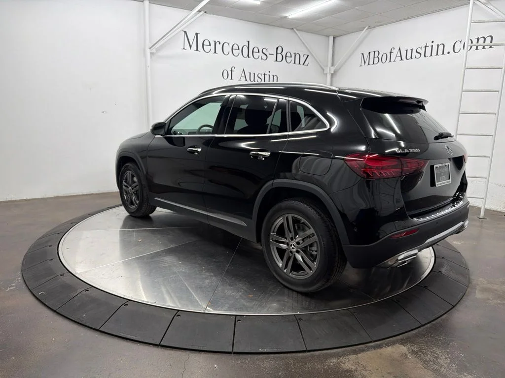 New 2026 Black Mercedes-Benz GLA 250 image 5