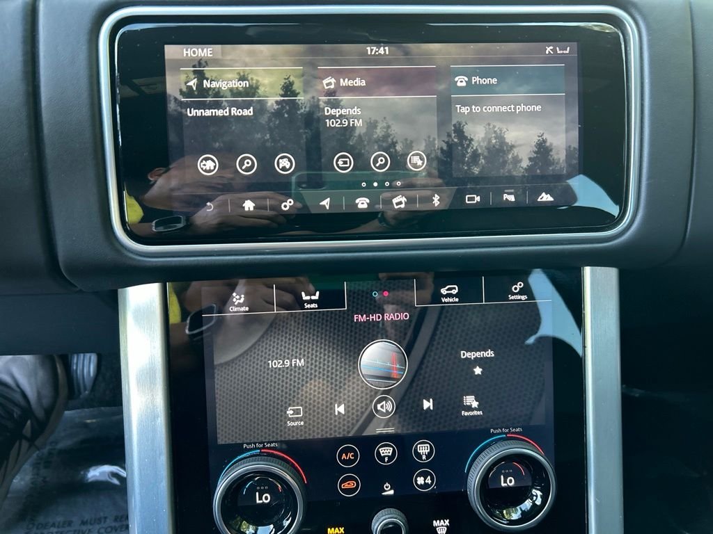 Used 2019 White Land Rover 5.0L V8 Supercharged image 16
