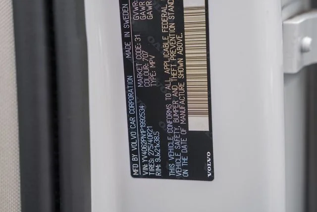 Used 2023 Crystal White Volvo Plus image 40