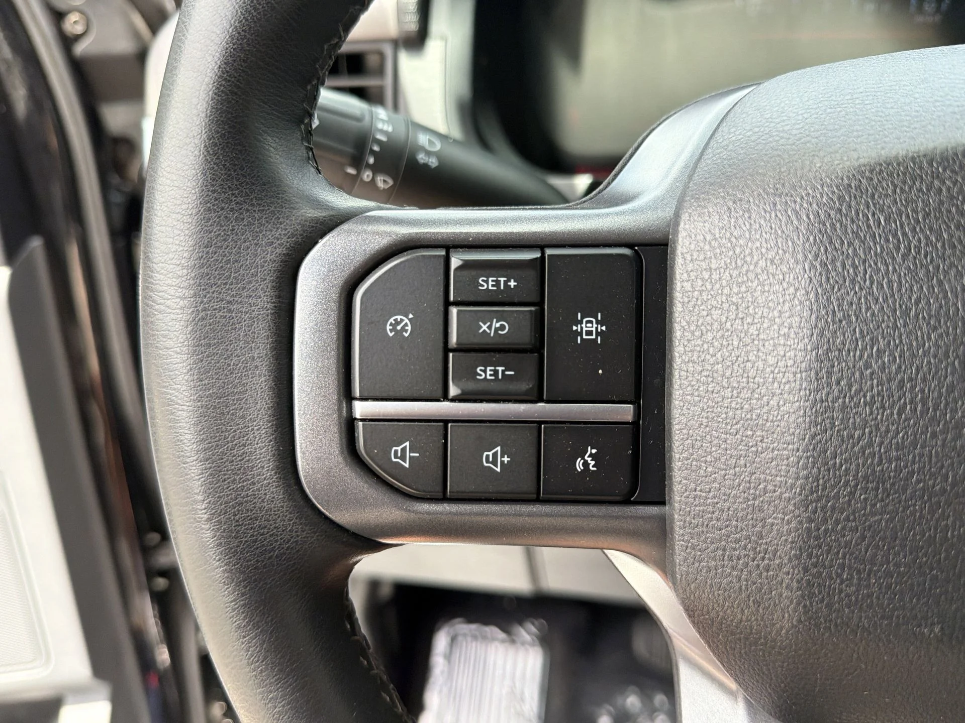 Used 2024 Black Metallic Ford XLT image 15