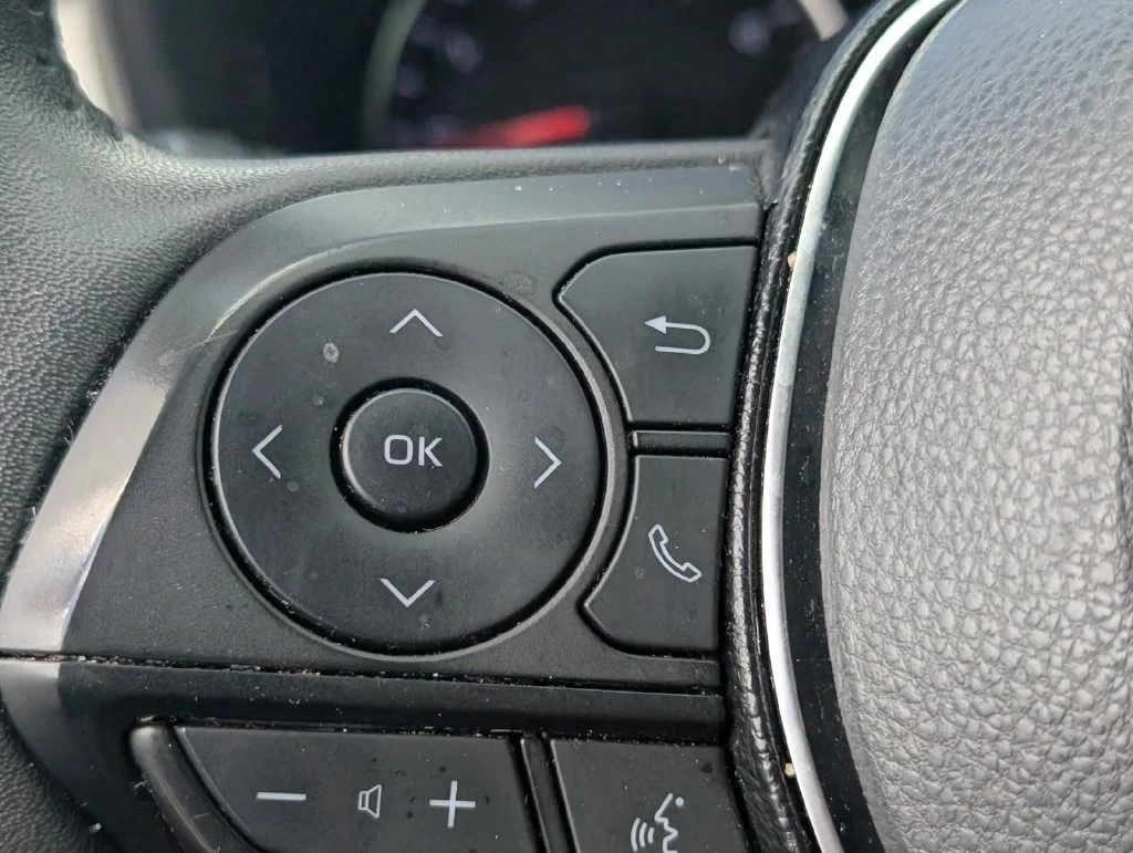 Used 2021 Magnetic Gray Met Toyota XLE Premium image 23