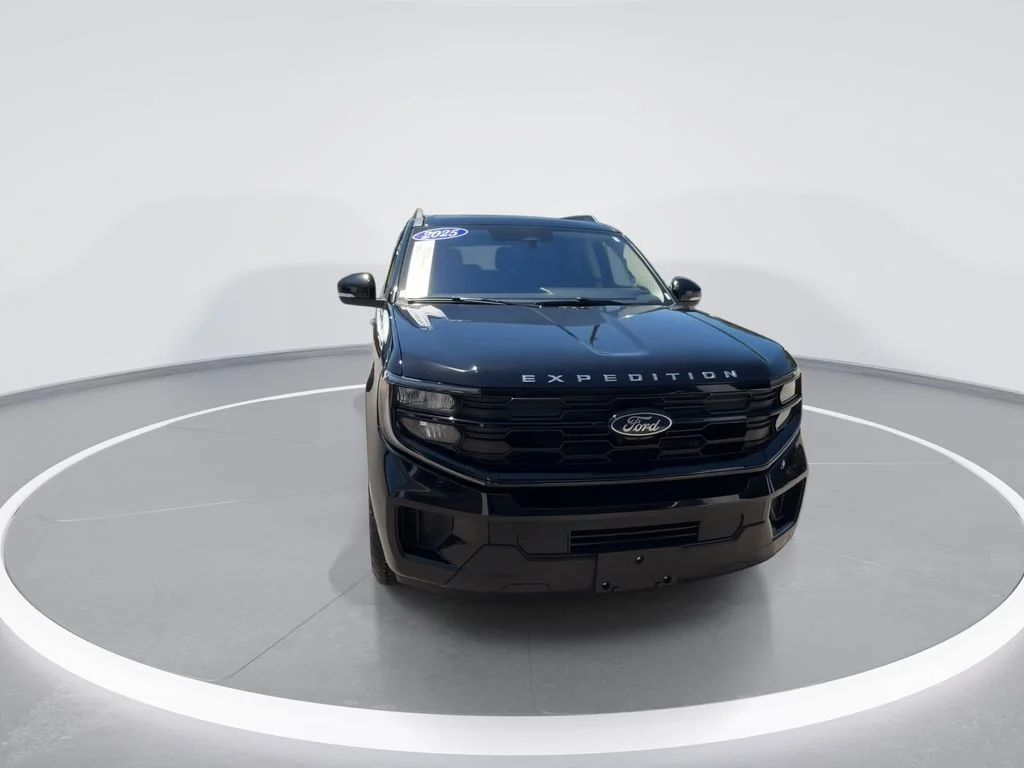 Used 2025 Black Ford Active image 3