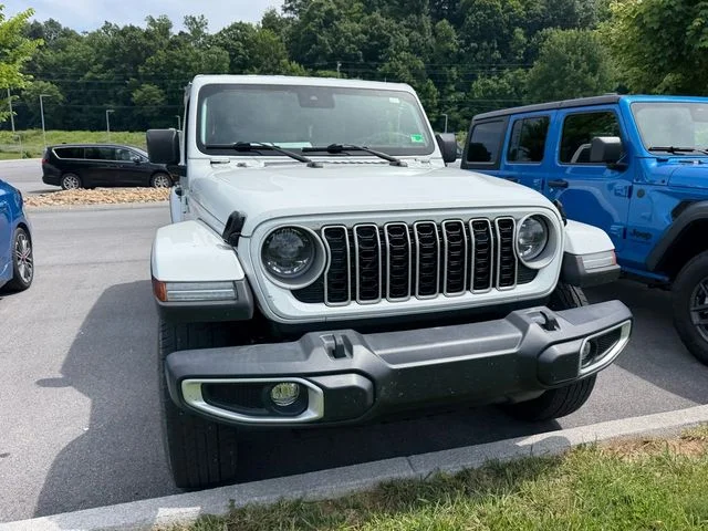 Used 2024 White Jeep Sahara image 7