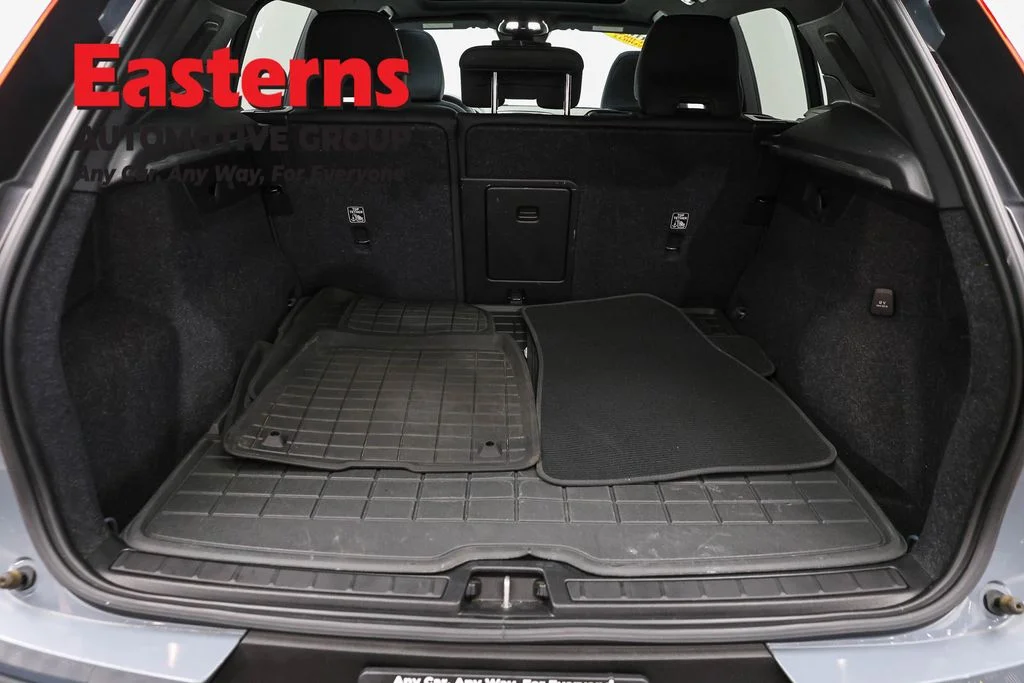 Used 2022 Gray Volvo P8 Ultimate image 9