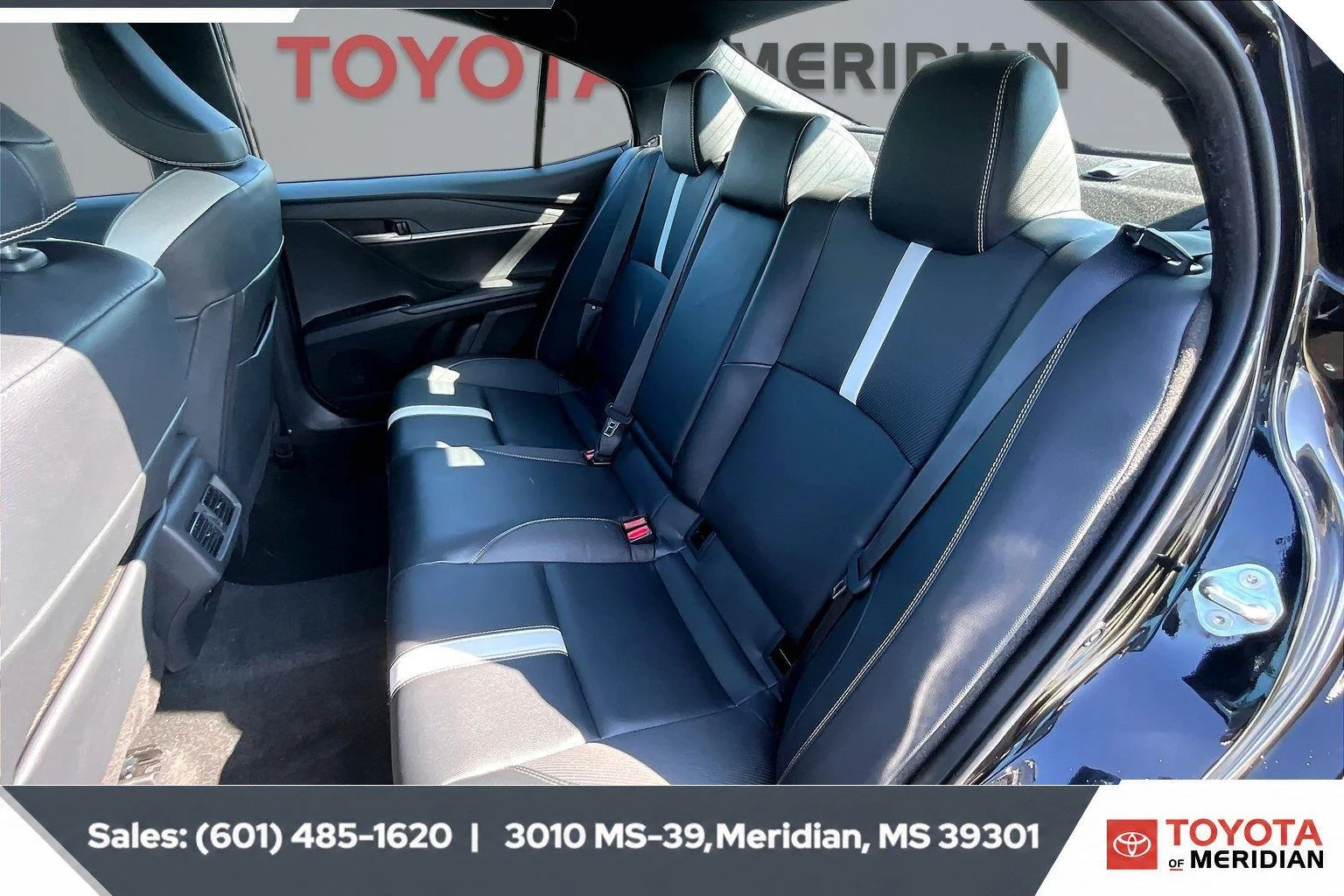 Used 2025 Midnight Black Metallic Toyota SE (Natl) image 19