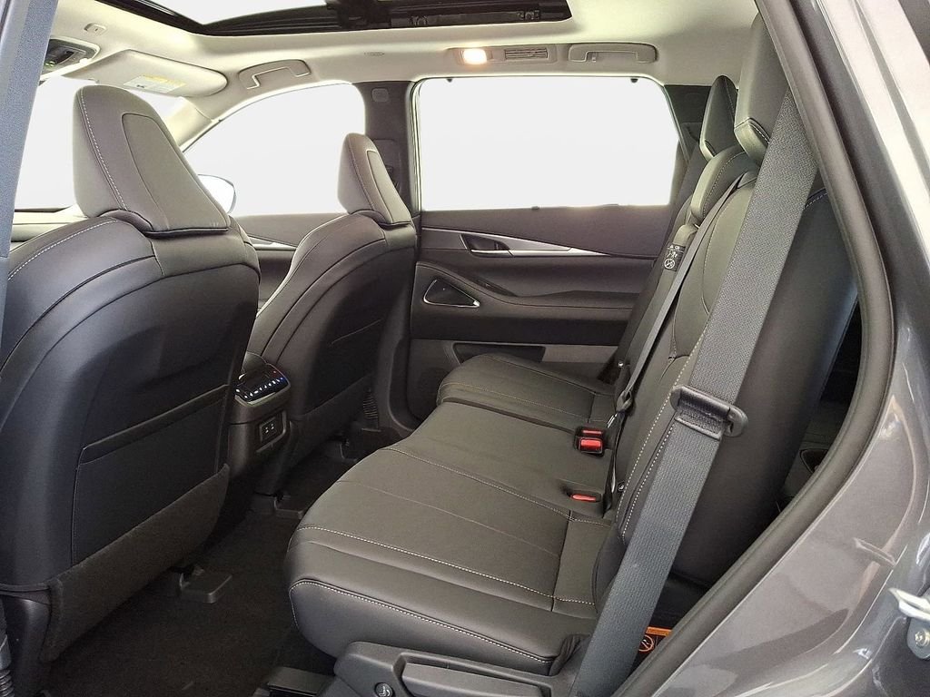 Certified Used 2026 Graphite Shadow INFINITI LUXE image 8