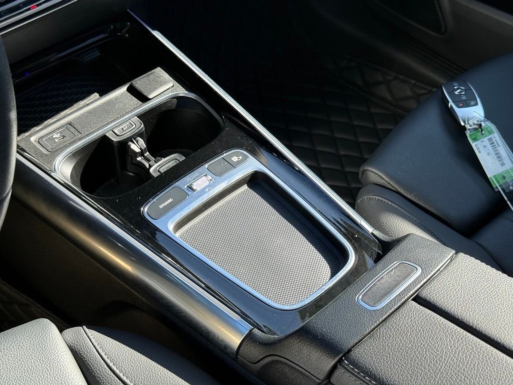 Used 2025  Mercedes-Benz GLA 250 image 33